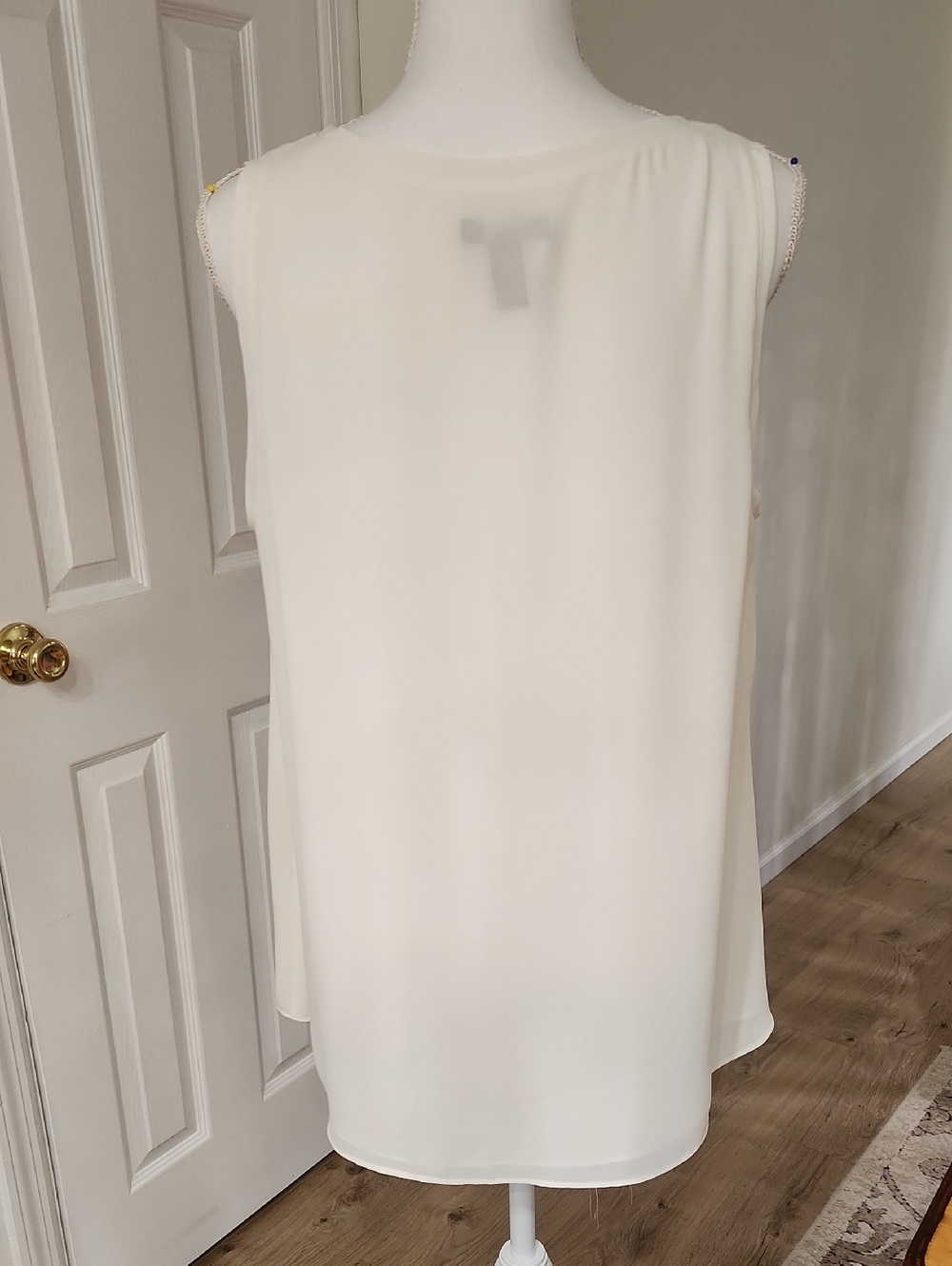 Alfani Ivory Chiffon V-neck Blouse Beaded Sleeveless Flowy Top Size 16 - Picture 5 of 17